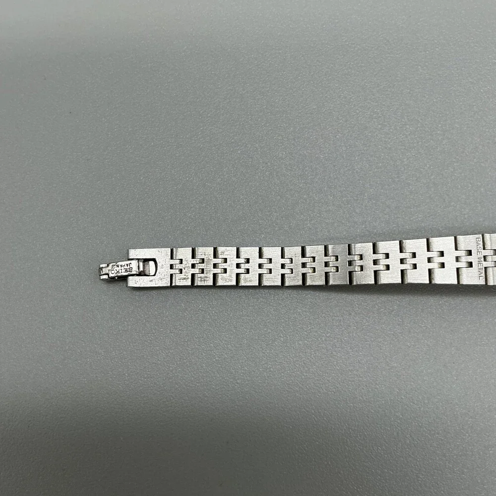 Vintage Seiko Womens Watch 16mm Silver Tone Bracelet 2C20-5200 New Battery 6.5
